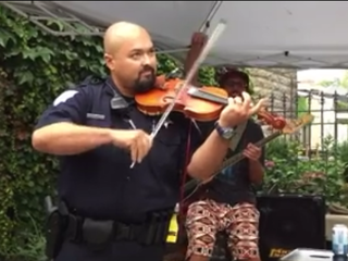 VIDEO: Wisconsin officer shows off violin skills