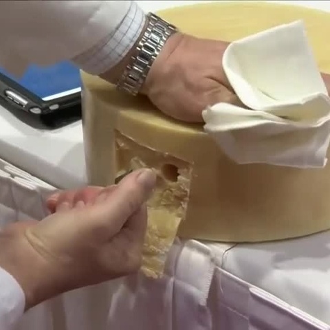 Esquirrou Named 2018 World Champion Cheese